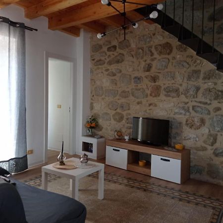 Casa Vacanze Borgo Gulini Da Anna 페트랄리아 소프라나 외부 사진