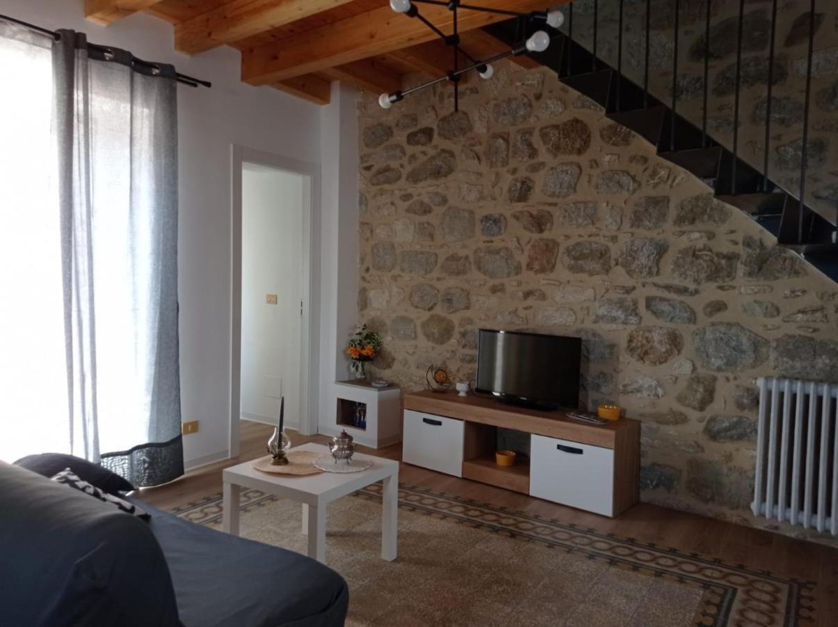 Casa Vacanze Borgo Gulini Da Anna 페트랄리아 소프라나 외부 사진